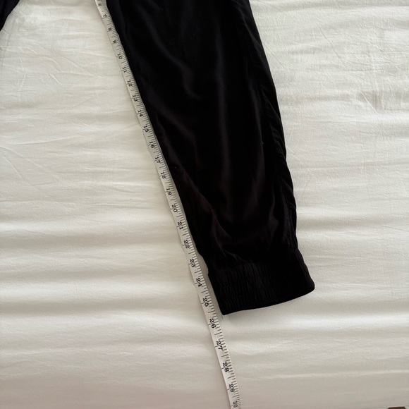 Aritzia Sunday Best Black Joggers - Picture 10 of 11